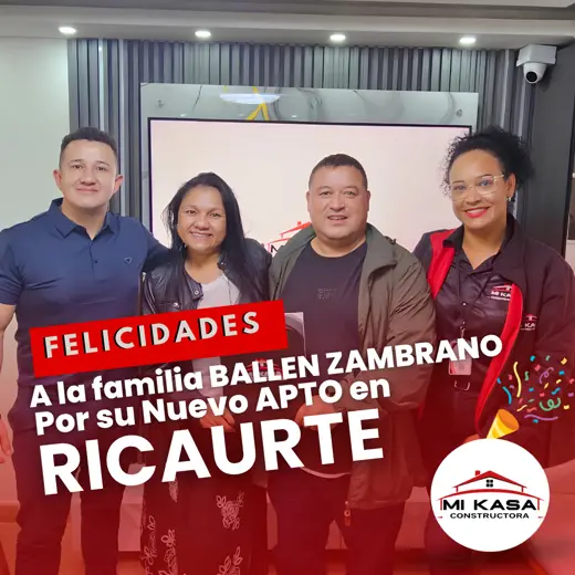Familia Ballén Zambrano recibiendo las llaves de su apartamento en ricaurte con Mi Kasa